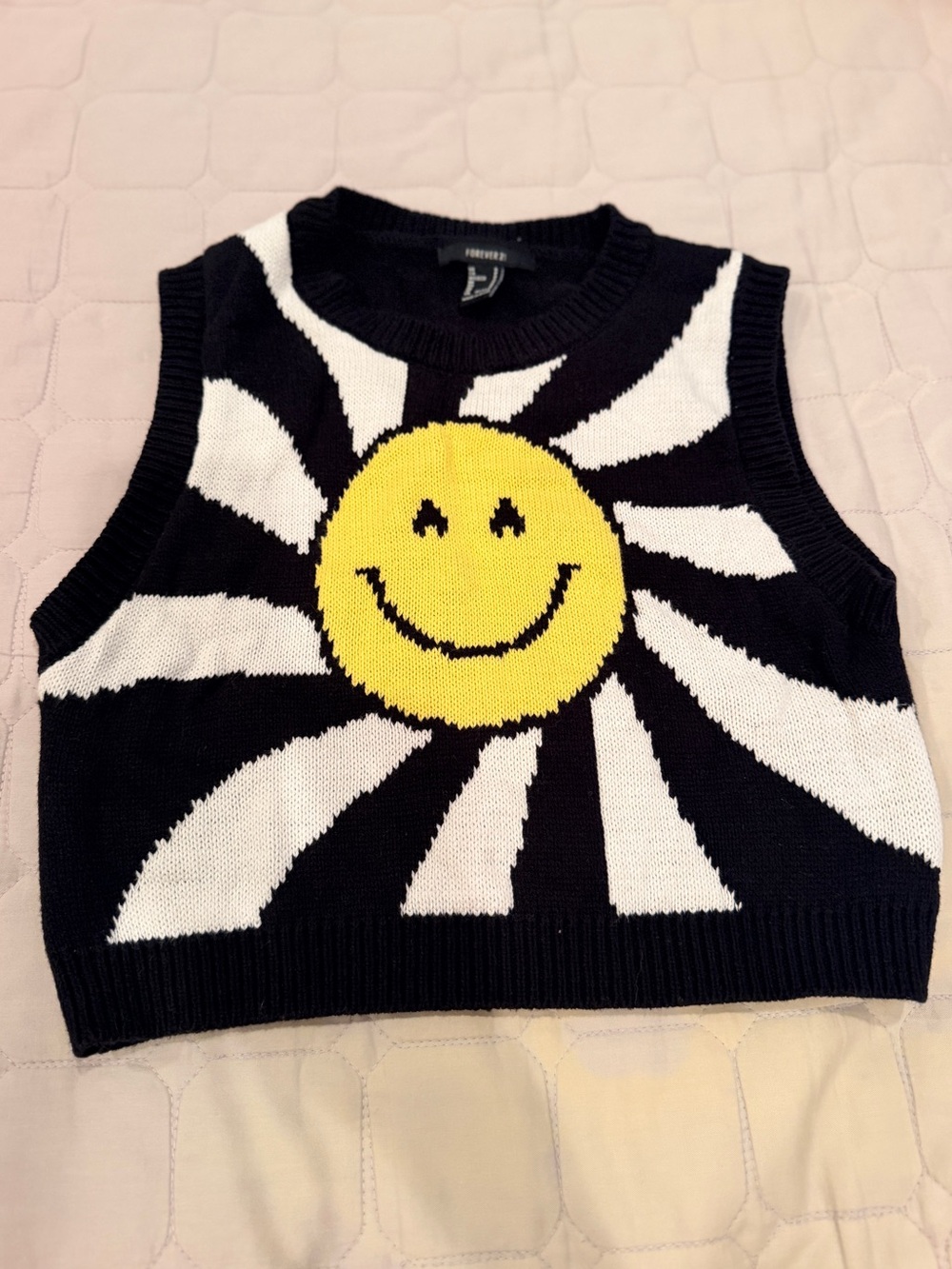 Forever 21 Black & White Knit Vest with Sun Motif XS/SM